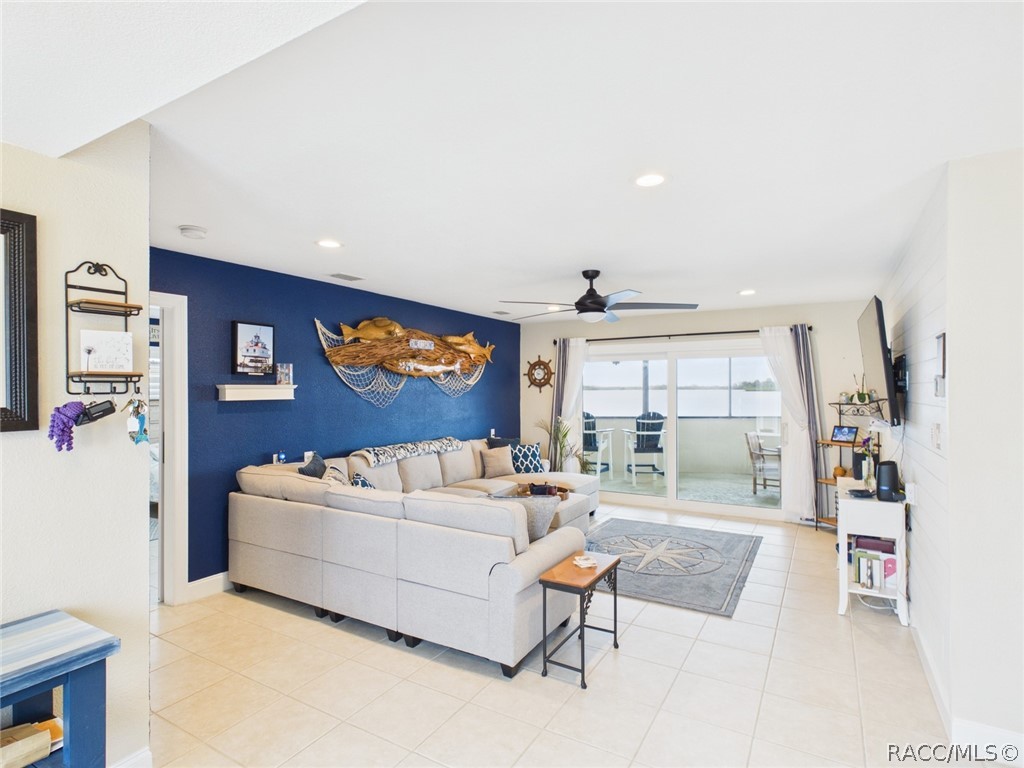 12018 W Bayshore Drive, Crystal River, FL 34429