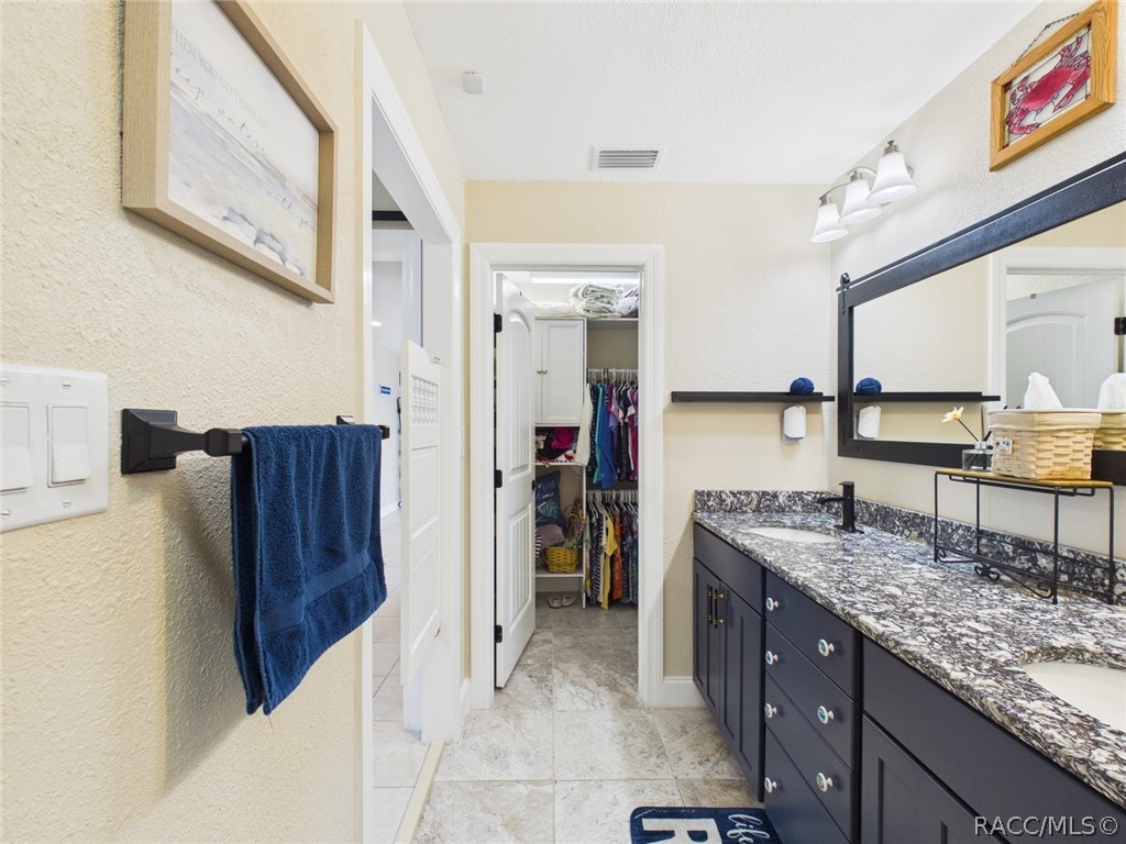 12018 W Bayshore Drive, Crystal River, FL 34429