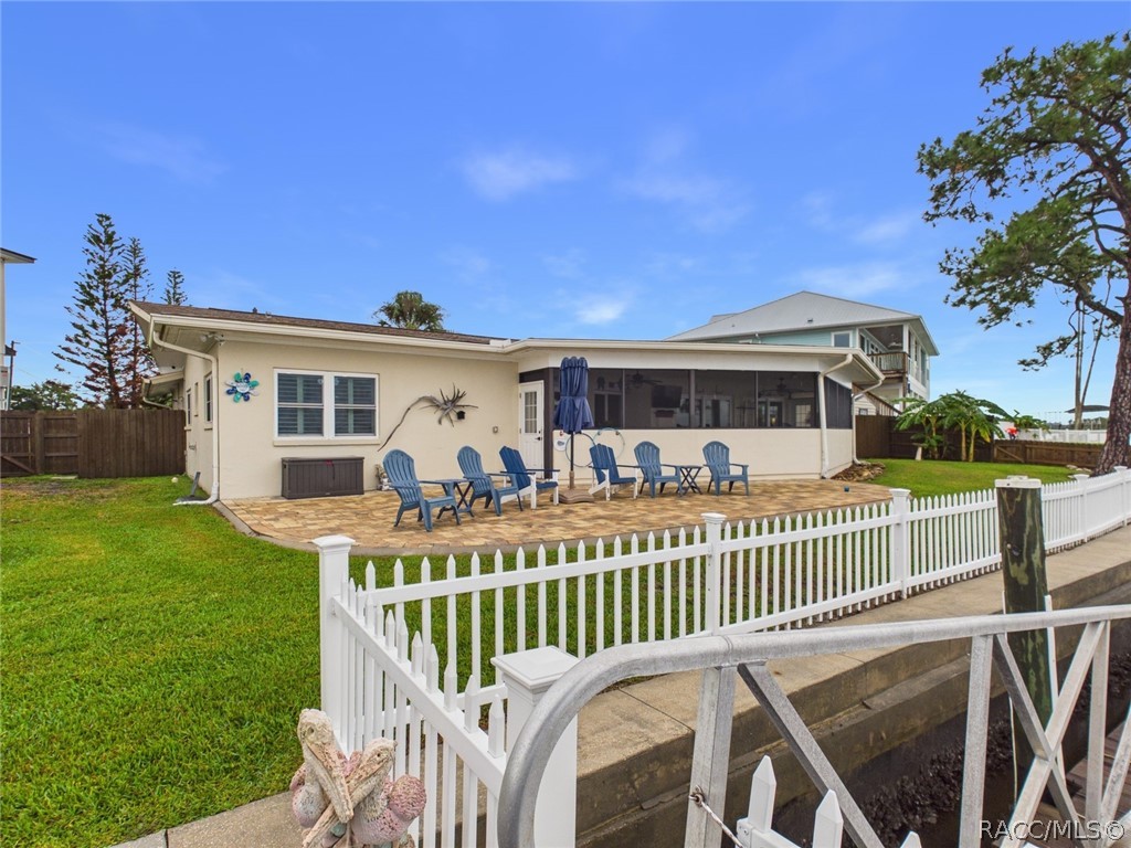 12018 W Bayshore Drive, Crystal River, FL 34429