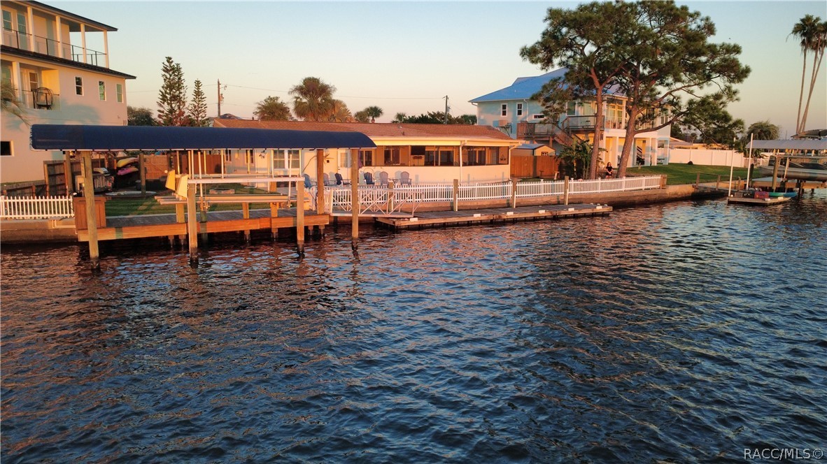 12018 W Bayshore Drive, Crystal River, FL 34429