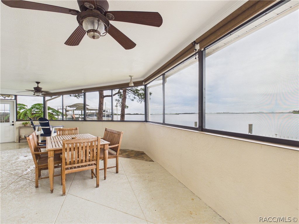 12018 W Bayshore Drive, Crystal River, FL 34429