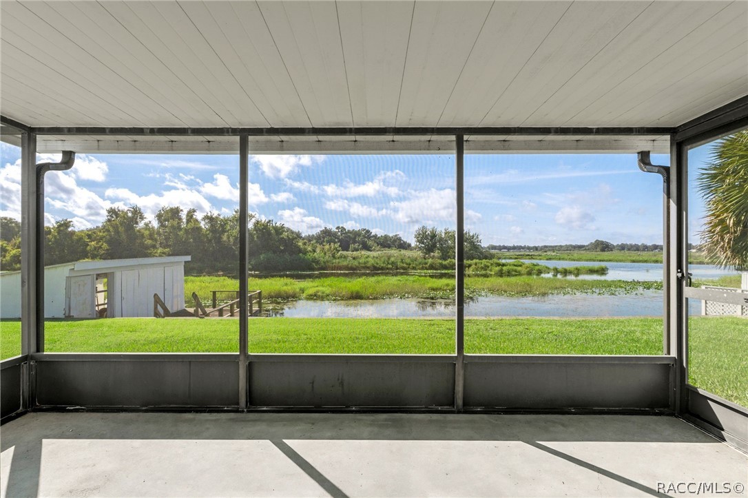 9122 E Point O Woods Drive, Inverness, FL 34453