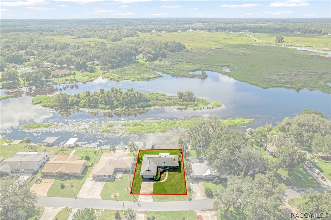 9122 E Point O Woods Drive, Inverness, FL 34453