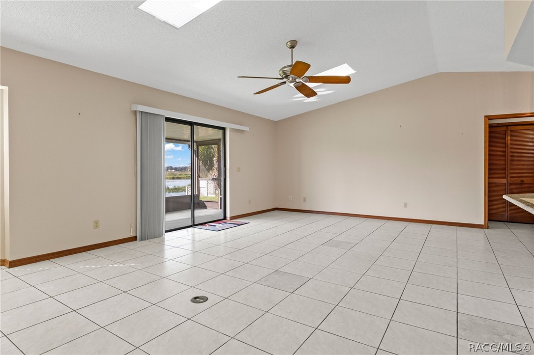 9122 E Point O Woods Drive, Inverness, FL 34453