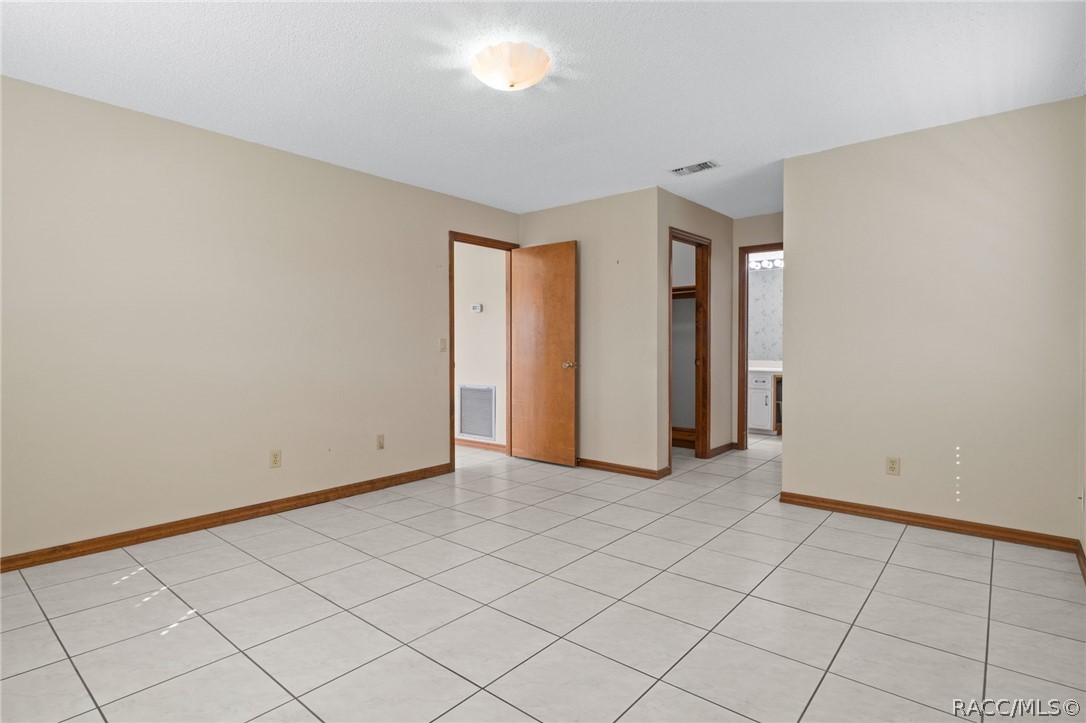 9122 E Point O Woods Drive, Inverness, FL 34453