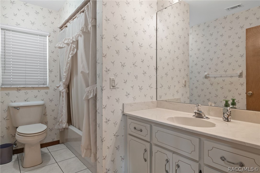 9122 E Point O Woods Drive, Inverness, FL 34453