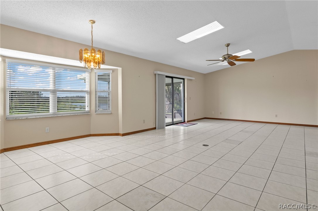 9122 E Point O Woods Drive, Inverness, FL 34453