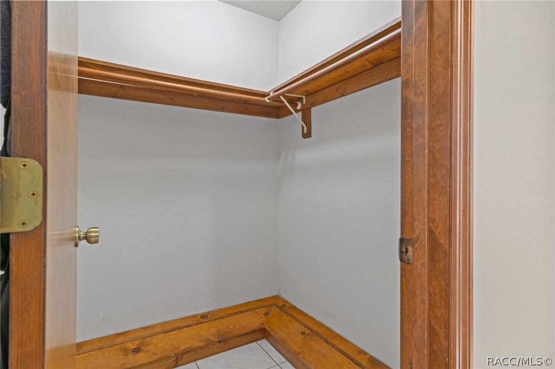 9122 E Point O Woods Drive, Inverness, FL 34453