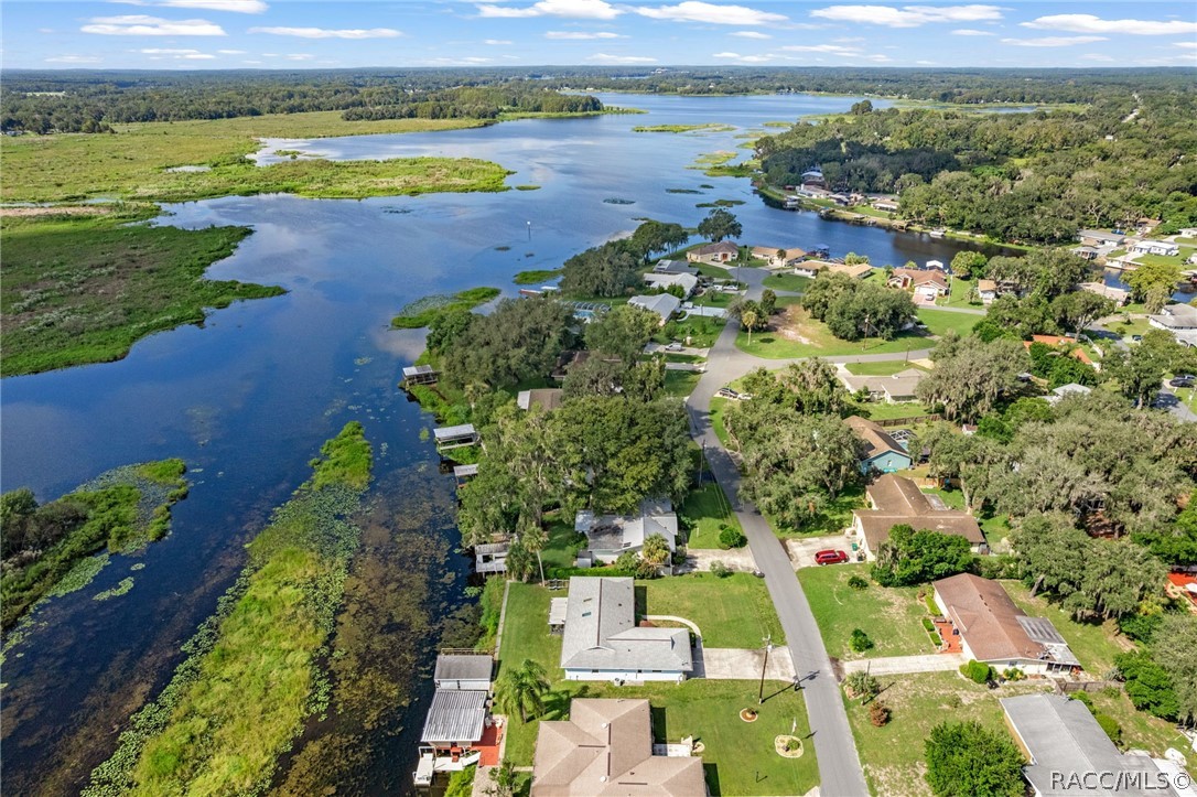 9122 E Point O Woods Drive, Inverness, FL 34453
