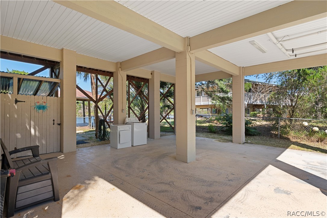 12009 W Gulf Breeze Court, Crystal River, FL 34429