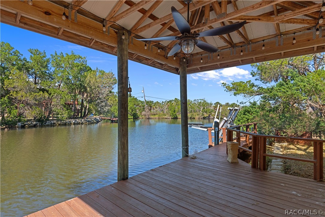 12009 W Gulf Breeze Court, Crystal River, FL 34429
