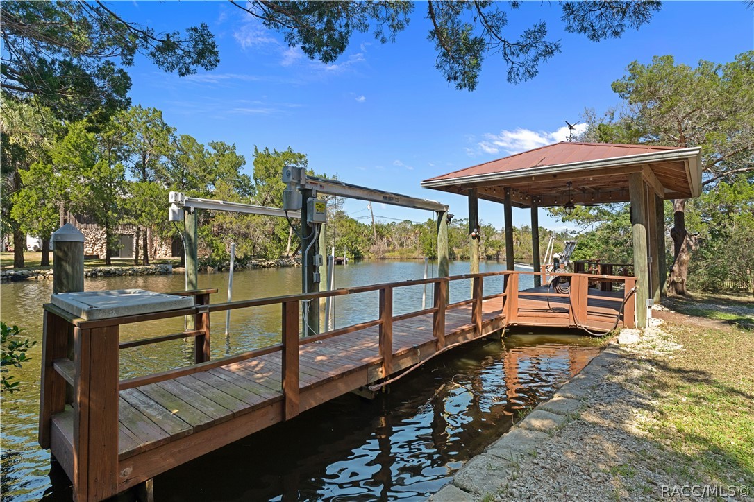 12009 W Gulf Breeze Court, Crystal River, FL 34429