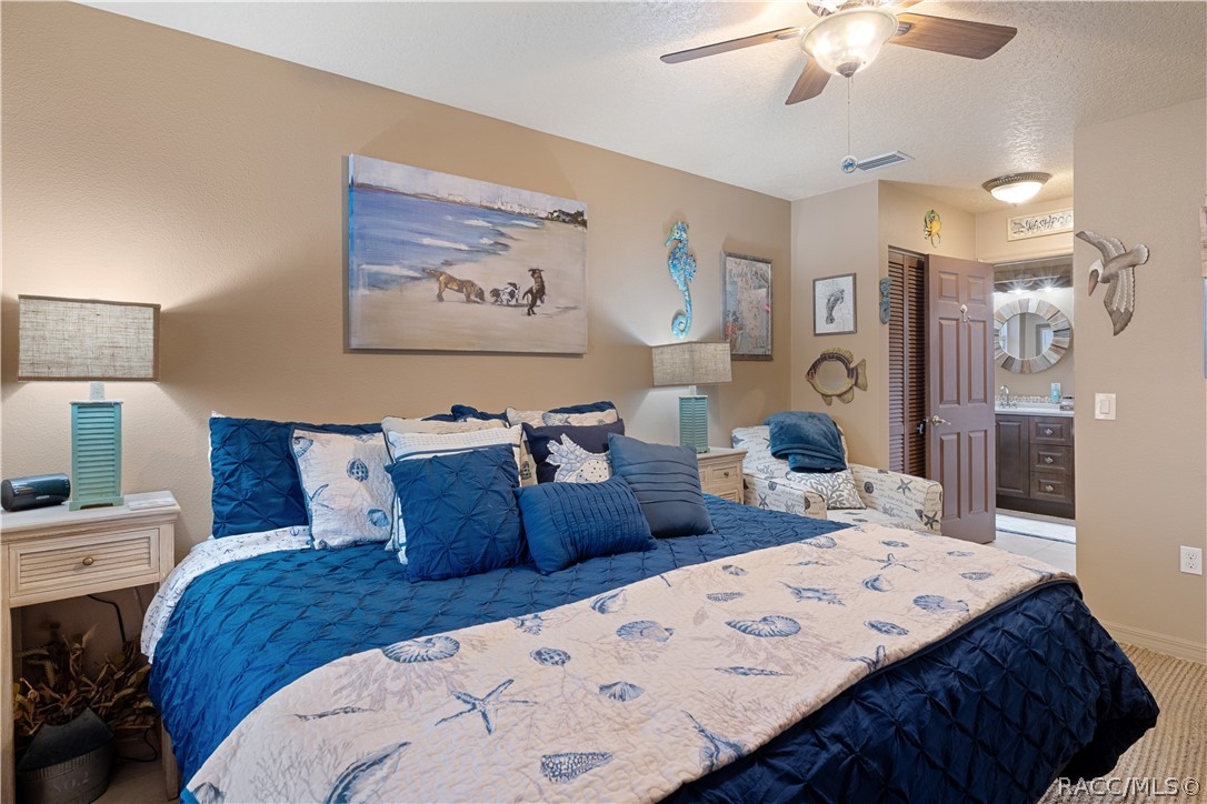 12009 W Gulf Breeze Court, Crystal River, FL 34429