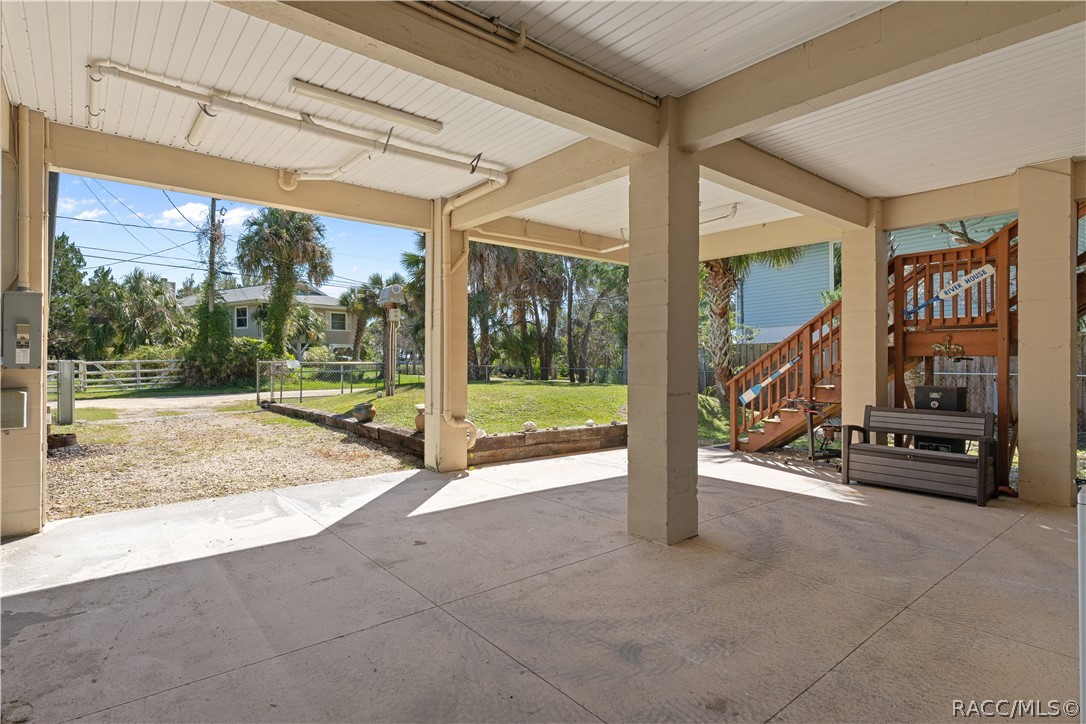 12009 W Gulf Breeze Court, Crystal River, FL 34429