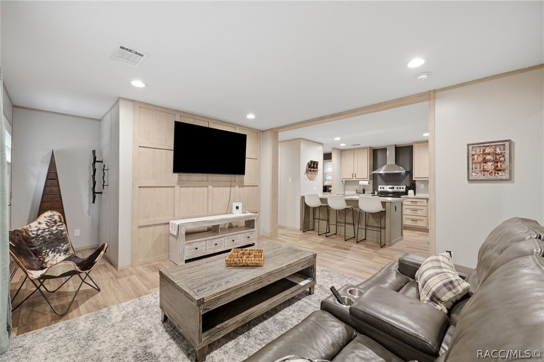 Living/Foyer/Kitchen