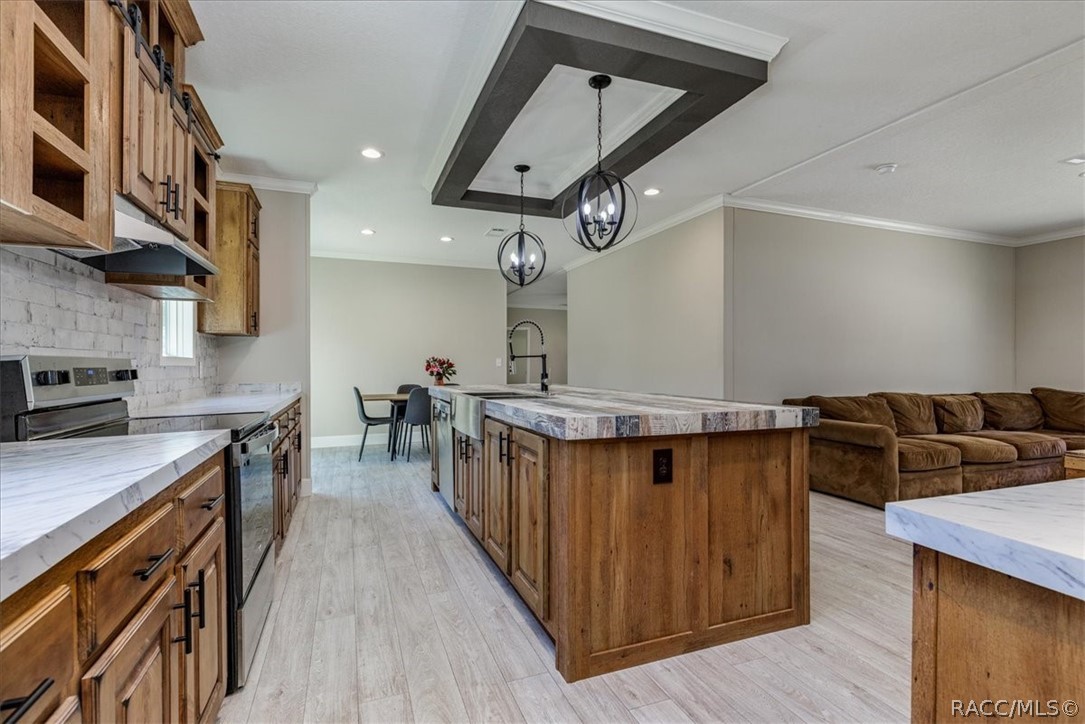 Kitchen to Dining Room
