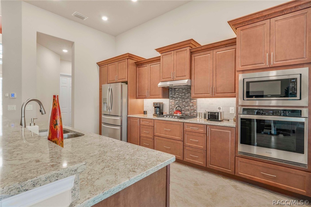 1323 N WHISPERWOOD Drive, Hernando, FL 34442