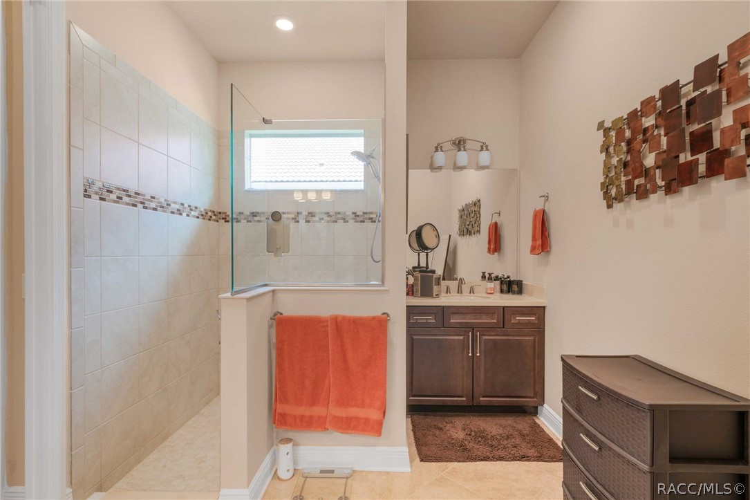 1323 N WHISPERWOOD Drive, Hernando, FL 34442