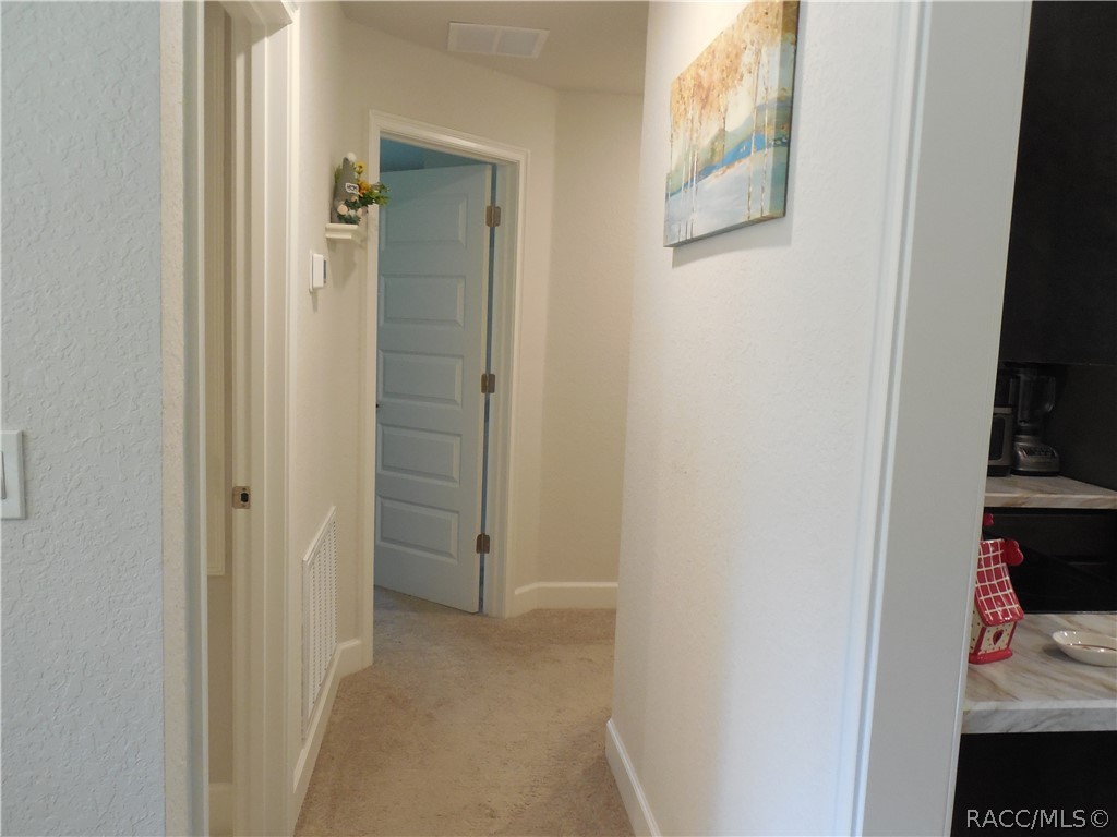 8135 N ISBEN Drive, Dunnellon, FL 34433
