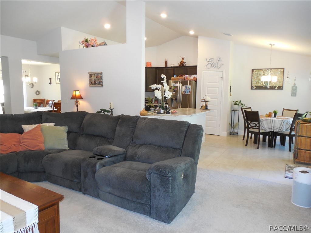 8135 N ISBEN Drive, Dunnellon, FL 34433