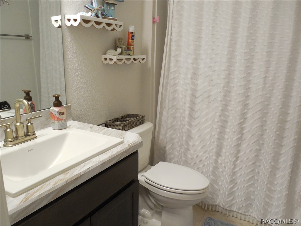 8135 N ISBEN Drive, Dunnellon, FL 34433