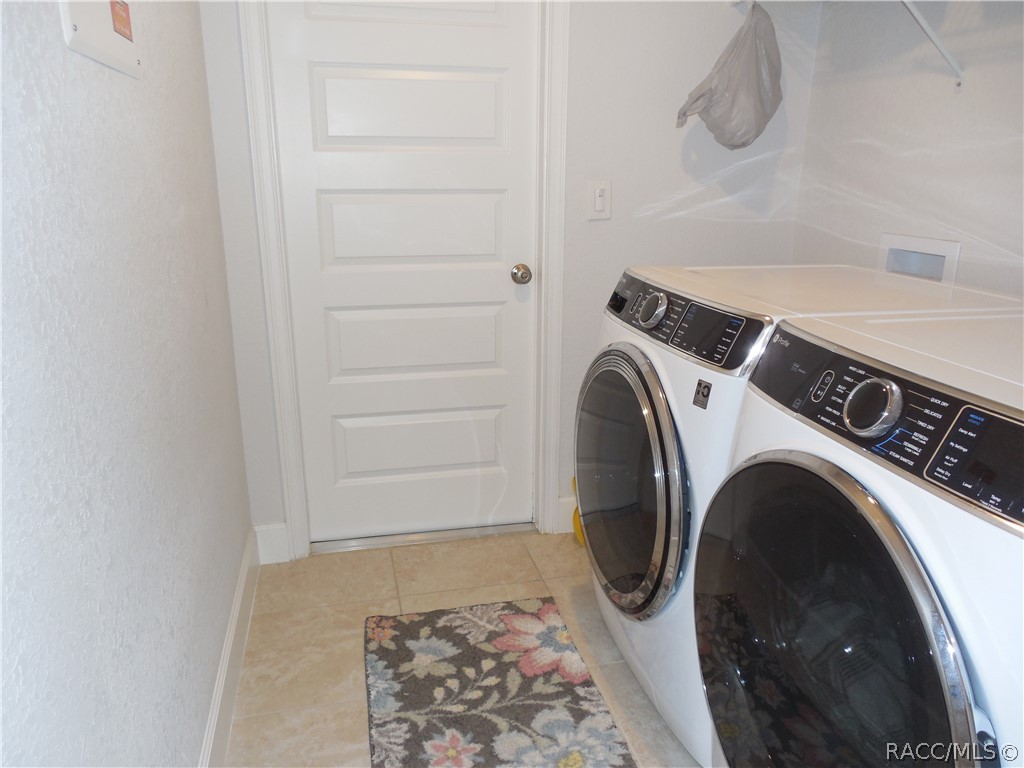 8135 N ISBEN Drive, Dunnellon, FL 34433