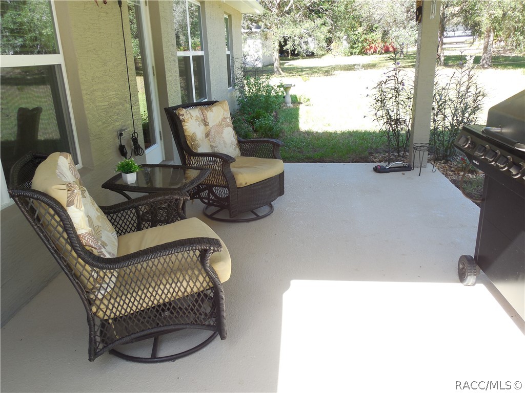 8135 N ISBEN Drive, Dunnellon, FL 34433