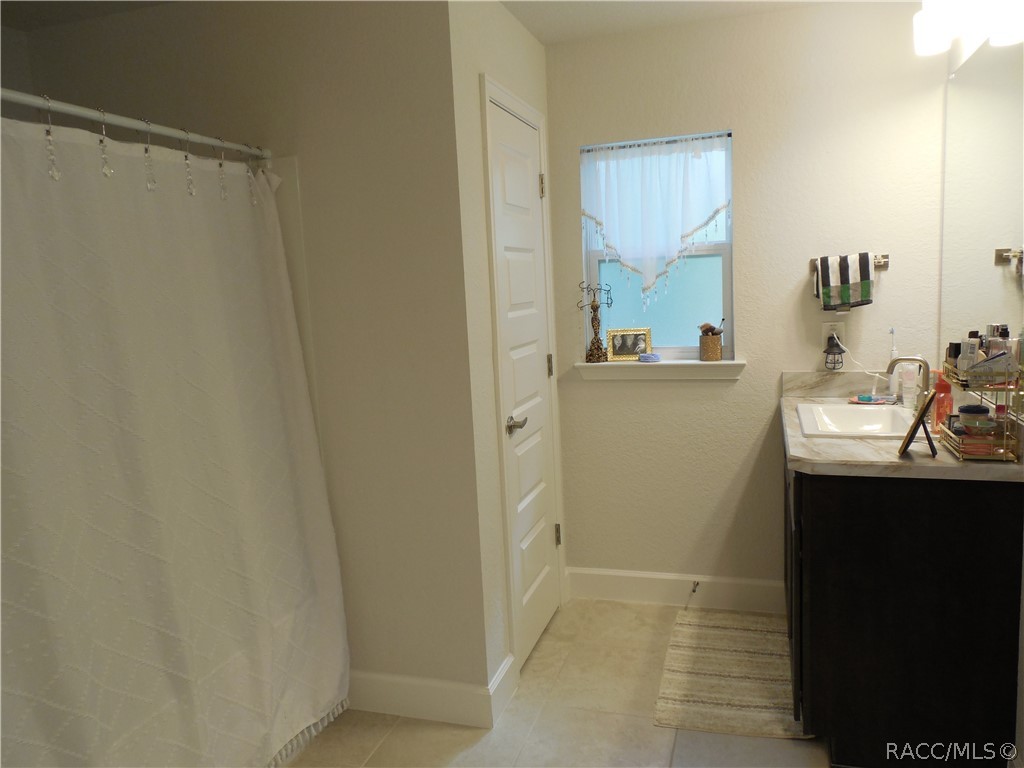 8135 N ISBEN Drive, Dunnellon, FL 34433