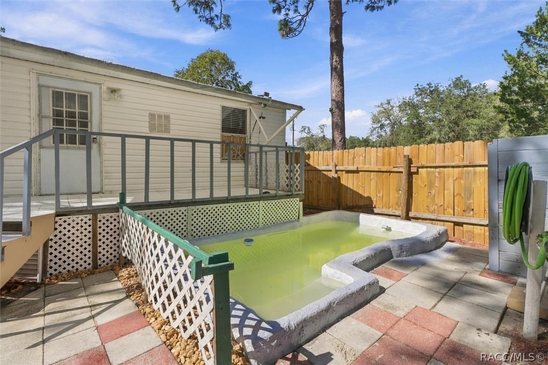 7603 N Ira Martin Avenue, Crystal River, FL 34428