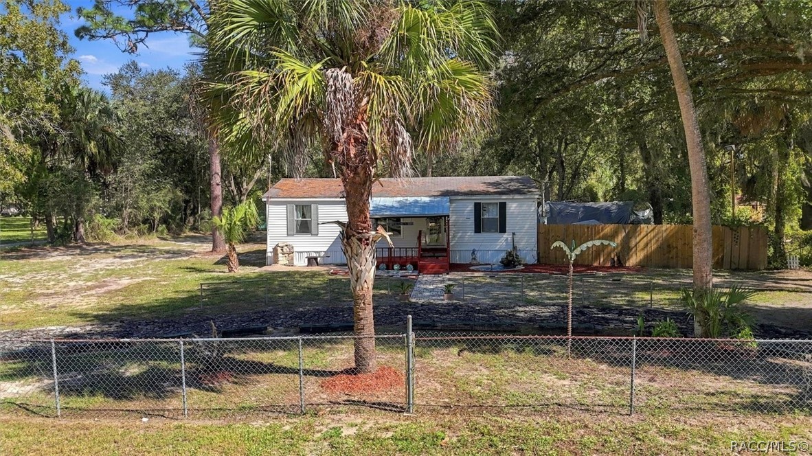 7603 N Ira Martin Avenue, Crystal River, FL 34428
