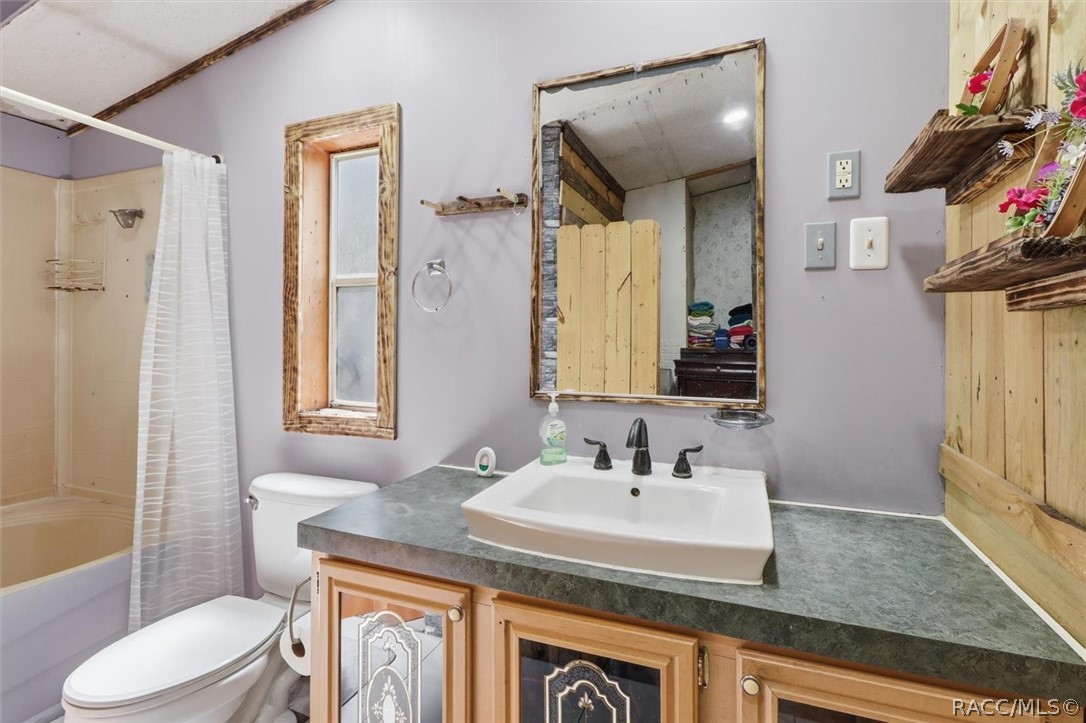 7603 N Ira Martin Avenue, Crystal River, FL 34428