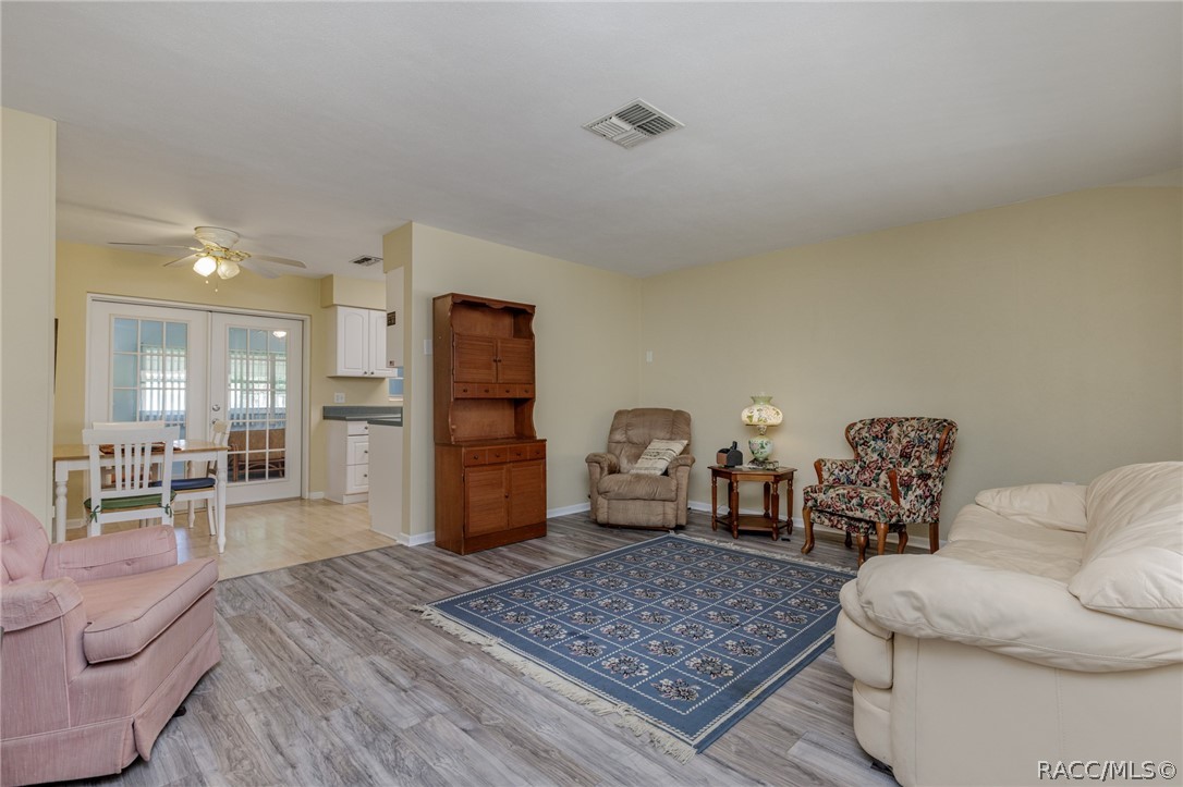 24 N Washington Street, Beverly Hills, FL 34465