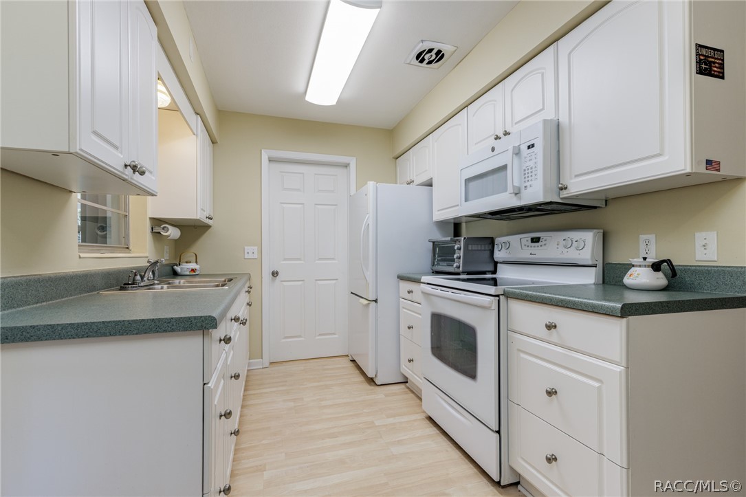 24 N Washington Street, Beverly Hills, FL 34465