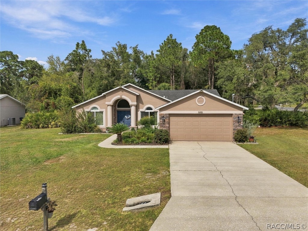5855 W Nobis Circle, Homosassa, FL 34448