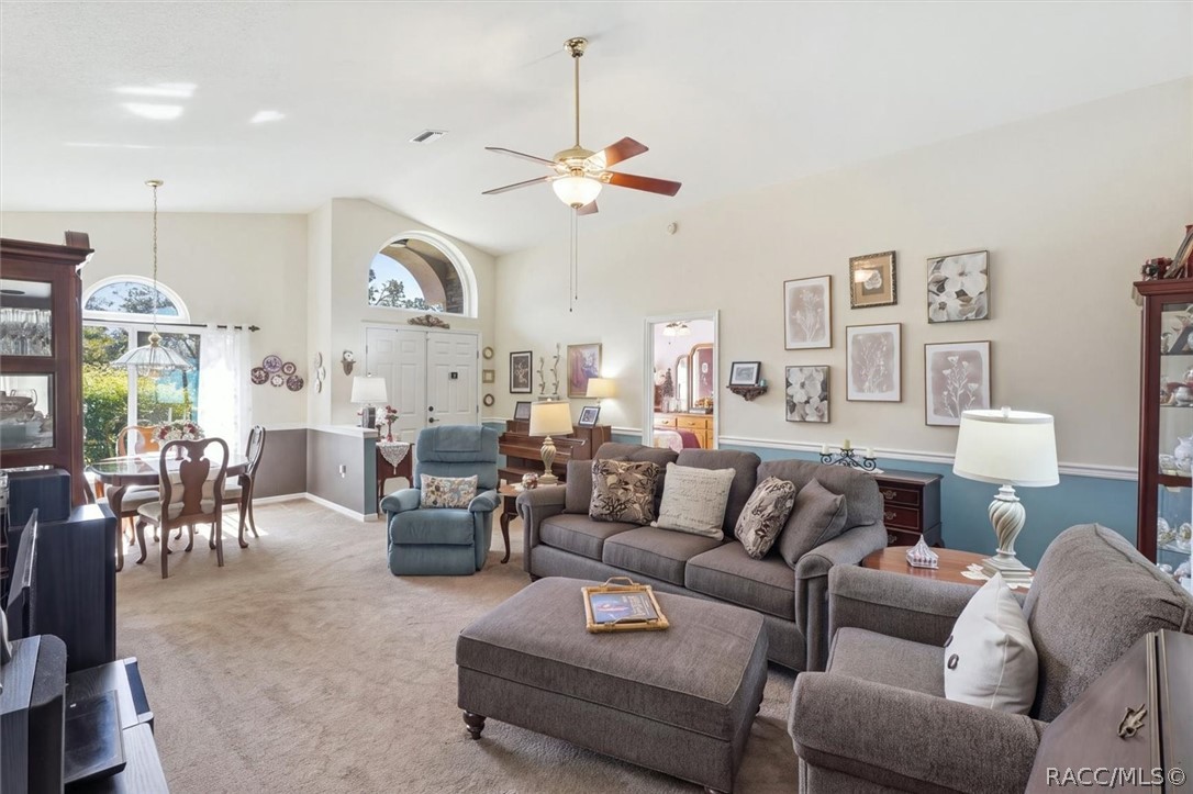 5855 W Nobis Circle, Homosassa, FL 34448