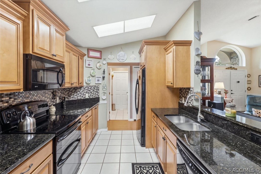 5855 W Nobis Circle, Homosassa, FL 34448