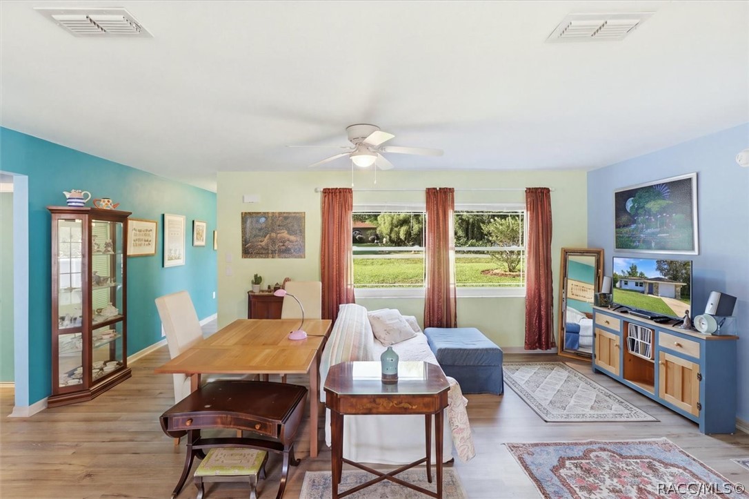 2279 W Winter Place, Citrus Springs, FL 34434
