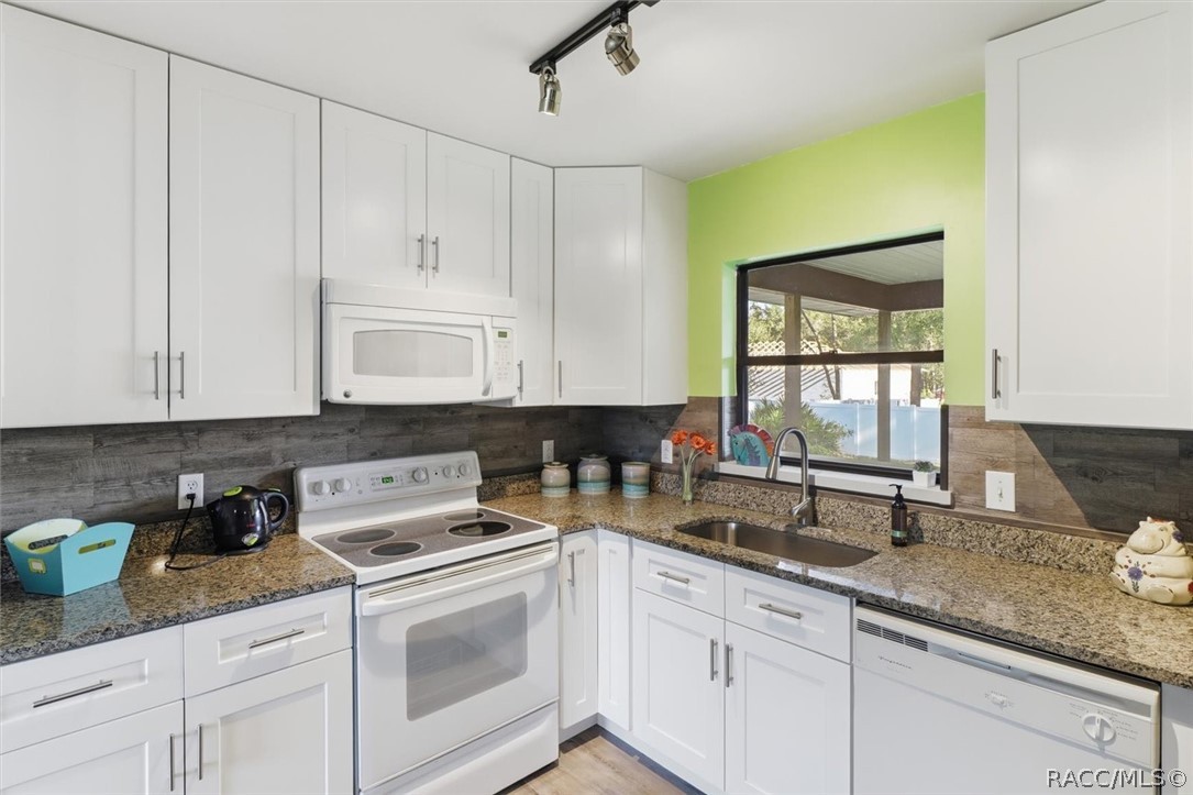 2279 W Winter Place, Citrus Springs, FL 34434