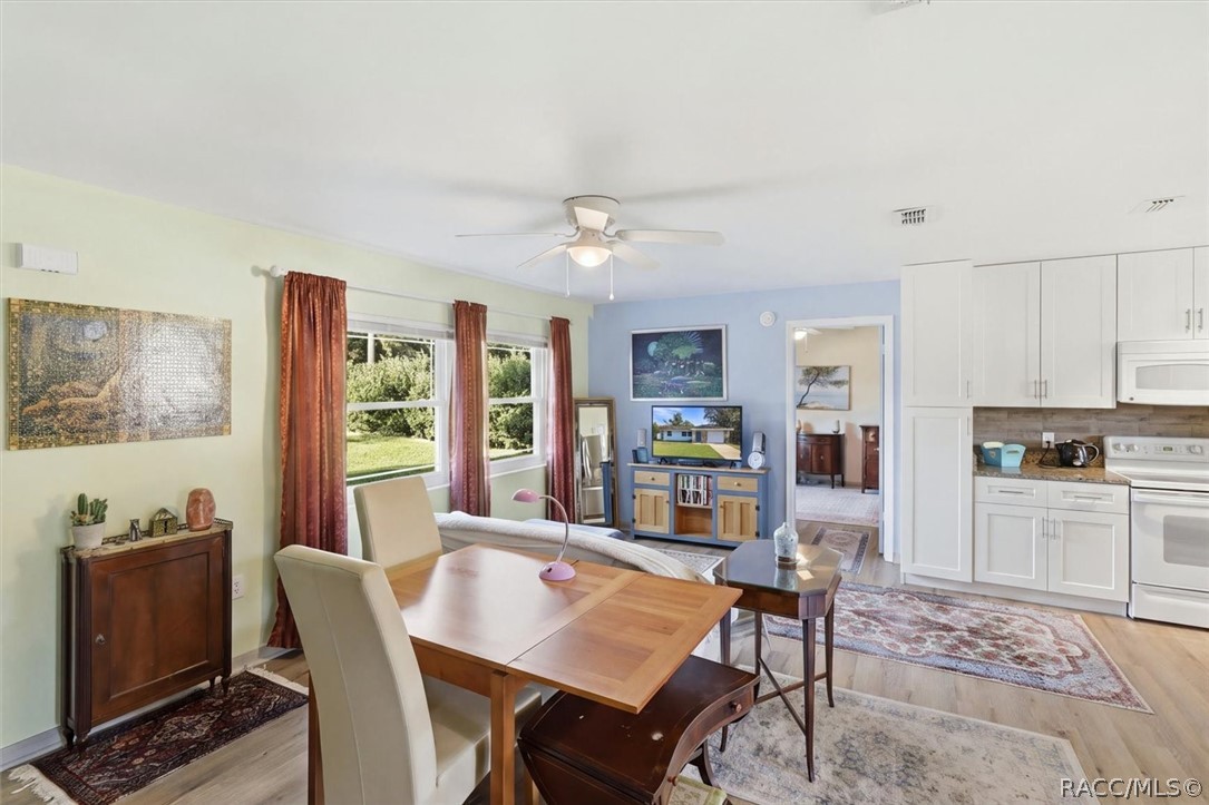 2279 W Winter Place, Citrus Springs, FL 34434