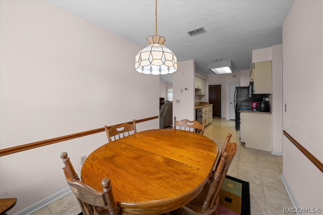 906 W Colbert Court, Beverly Hills, FL 34465