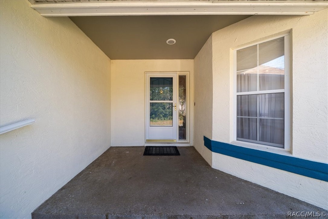 906 W Colbert Court, Beverly Hills, FL 34465