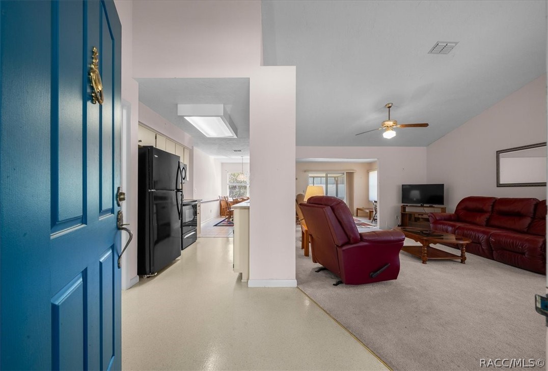 906 W Colbert Court, Beverly Hills, FL 34465