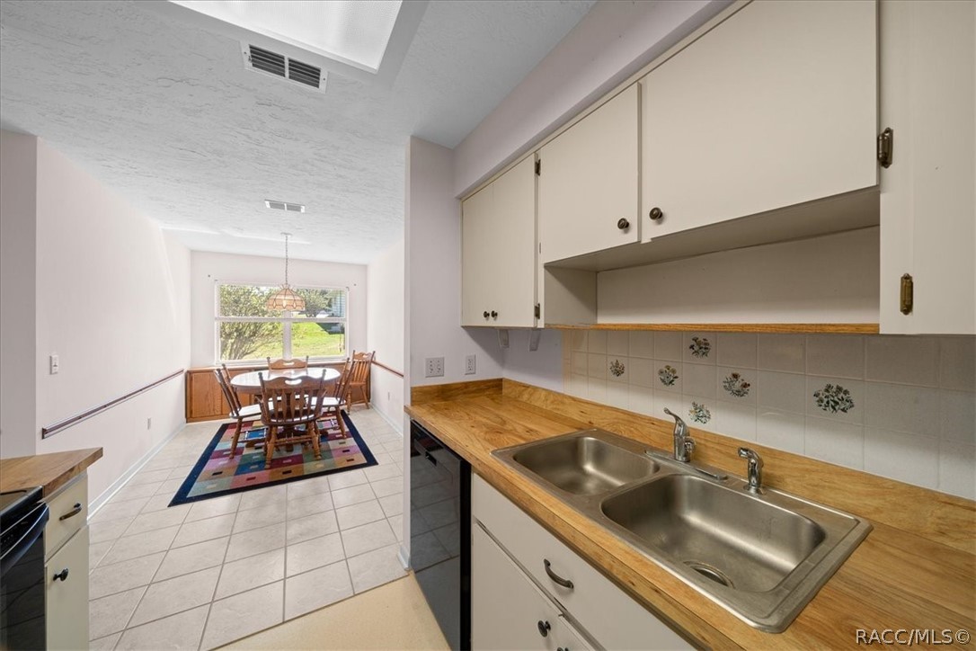 906 W Colbert Court, Beverly Hills, FL 34465
