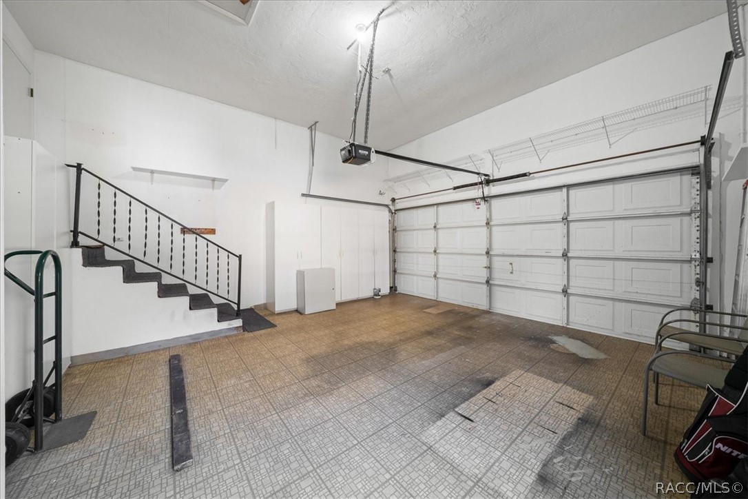 906 W Colbert Court, Beverly Hills, FL 34465