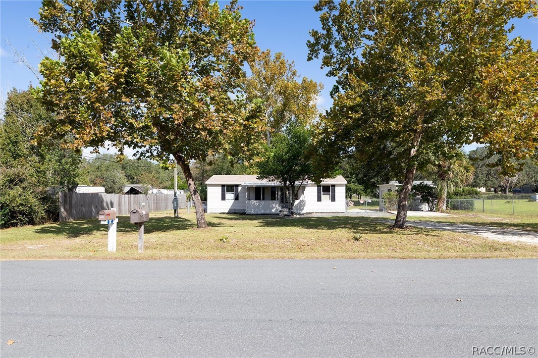 7149 W Hadenotter Lane, Homosassa, FL 34446