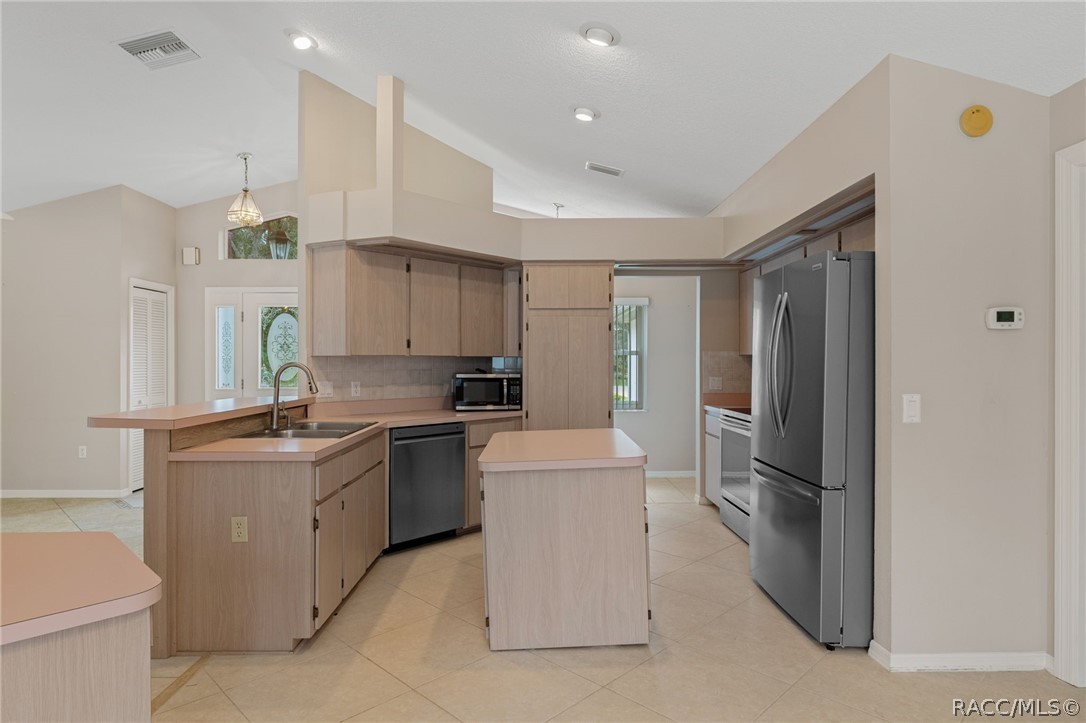 1950 W Tall Oaks Drive, Beverly Hills, FL 34465