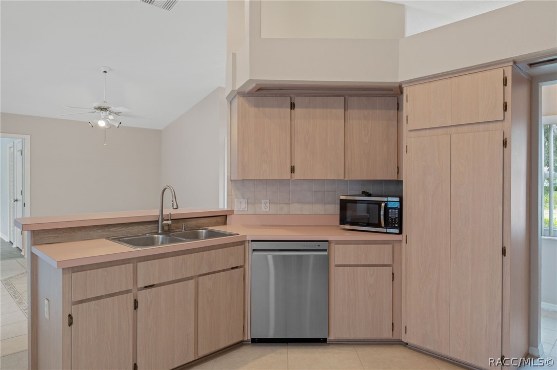 1950 W Tall Oaks Drive, Beverly Hills, FL 34465