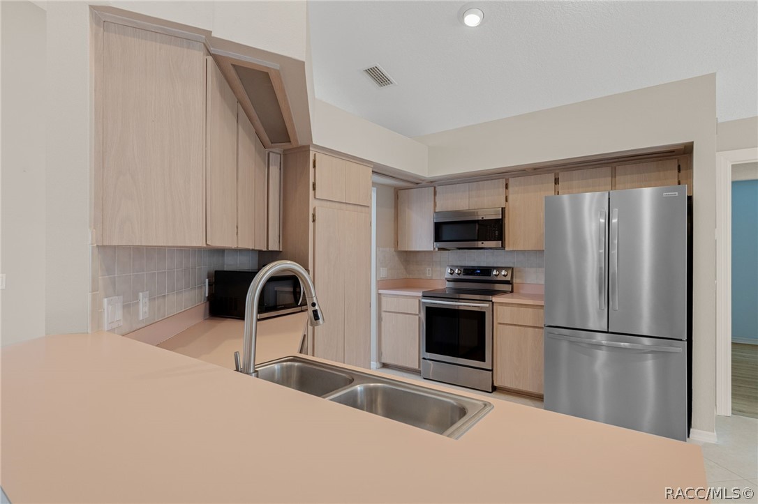 1950 W Tall Oaks Drive, Beverly Hills, FL 34465