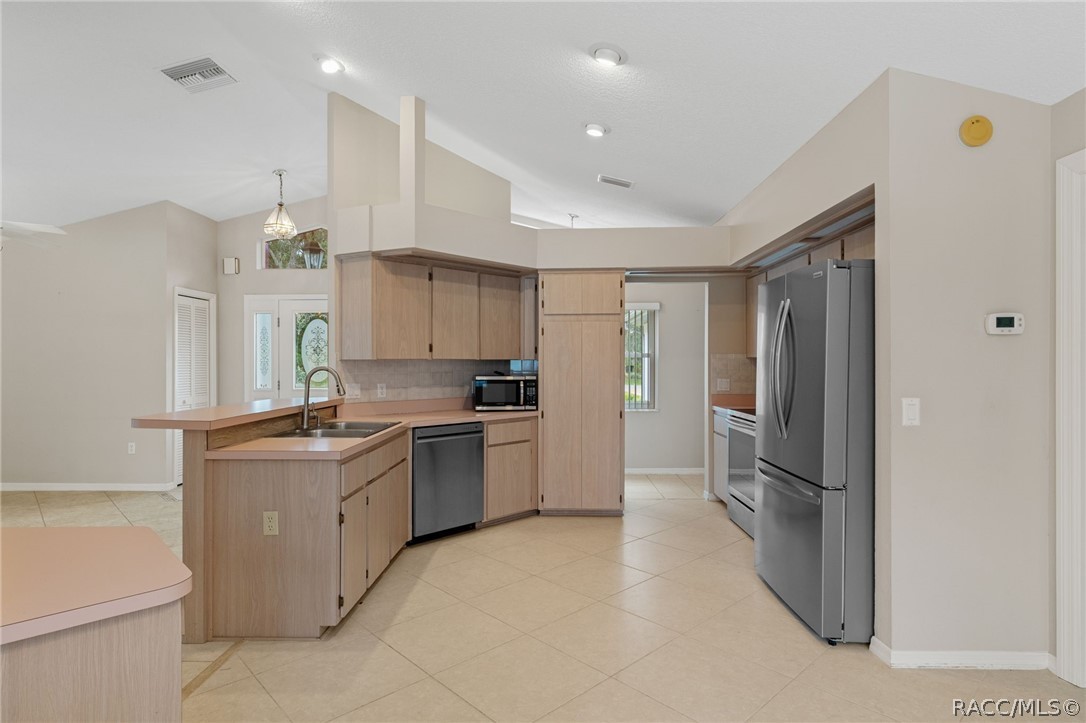 1950 W Tall Oaks Drive, Beverly Hills, FL 34465