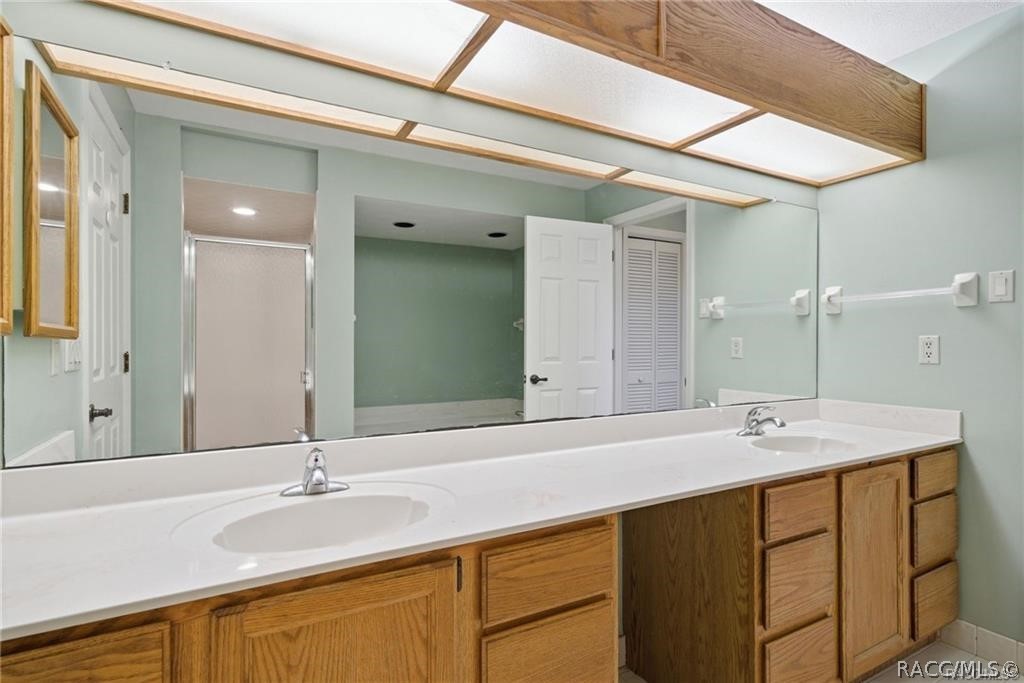 6068 W Douneray Loop, Crystal River, FL 34429